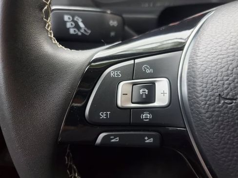 Used 2021 Volkswagen Tiguan SEL AWD/4WD image 22