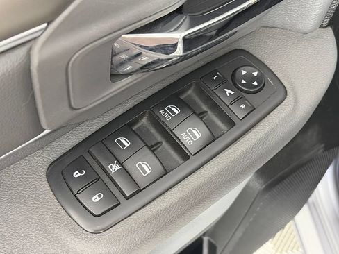 Used 2019 RAM 1500 Big Horn RWD image 24