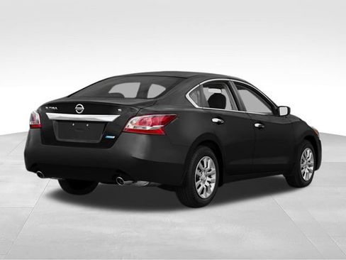Used 2013 Nissan Altima 2.5 S FWD image 5