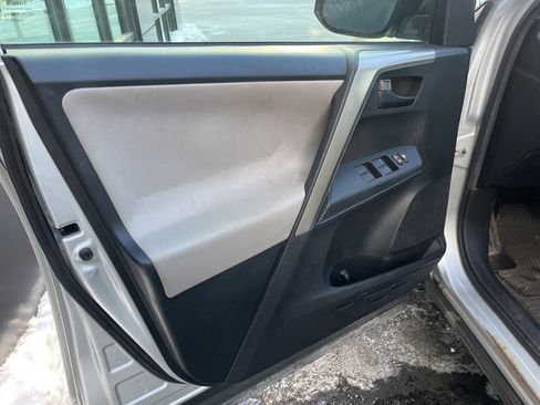 Used 2015 Toyota RAV4 LE image 15