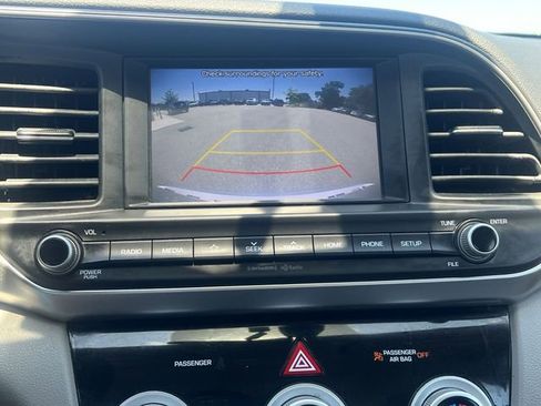 Used 2019 Hyundai Elantra SEL FWD image 18