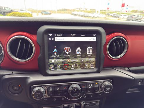 Used 2018 Jeep Wrangler Unlimited Rubicon AWD/4WD image 16