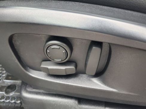 Used 2024 Land Rover Defender 110 S image 14