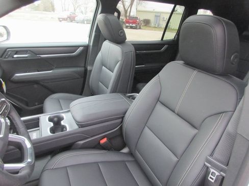 New 2026 GMC Acadia Elevation w/ Elevation Premium Package FWD image 13