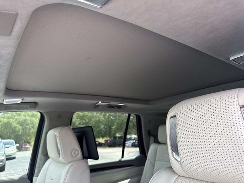 New 2026 Cadillac Escalade Platinum Luxury w/ LPO, Radiant Package AWD/4WD image 35