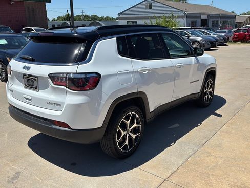 Used 2025 Jeep Compass Limited AWD/4WD image 6