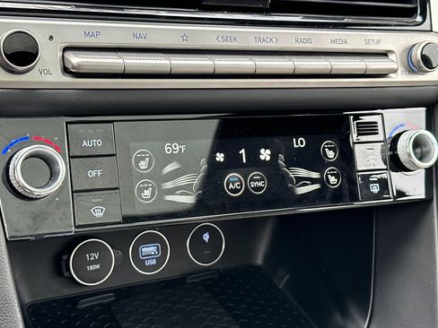 Used 2025 Genesis G70 2.5T w/ Sport Prestige Package image 21