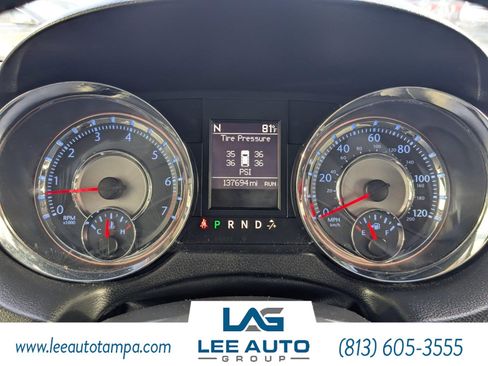 Used 2013 Chrysler Town & Country Touring-L image 26