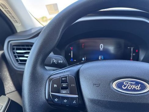 Used 2025 Ford Escape Active AWD/4WD image 11