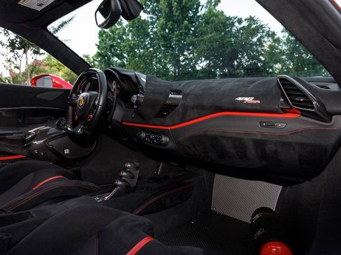 Used 2019 Ferrari 488 Pista Coupe RWD image 16