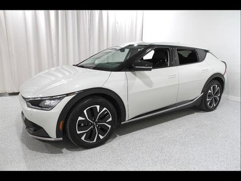 Used 2022 Kia EV6 Wind image 3