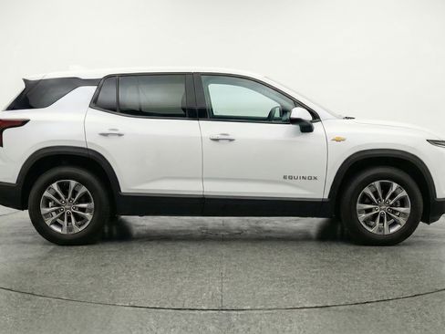 Used 2025 Chevrolet Equinox LT image 11