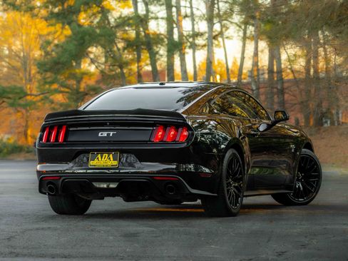 Used 2017 Ford Mustang GT Premium w/ GT Performance Package image 4