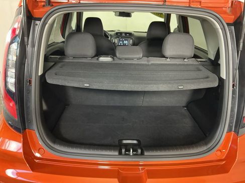 Used 2019 Kia Soul + FWD image 11