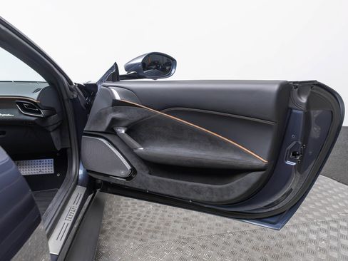Used 2024 Ferrari Roma Spider RWD image 47