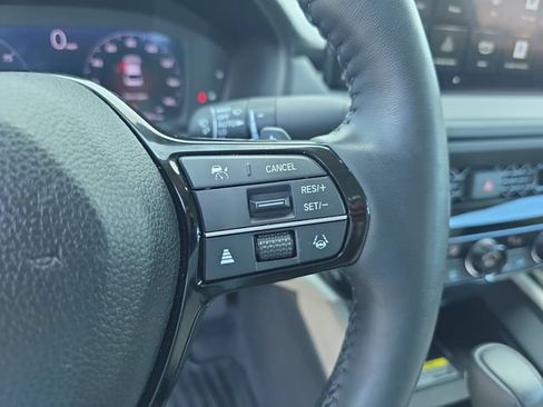 Certified 2025 Honda Accord Touring image 22