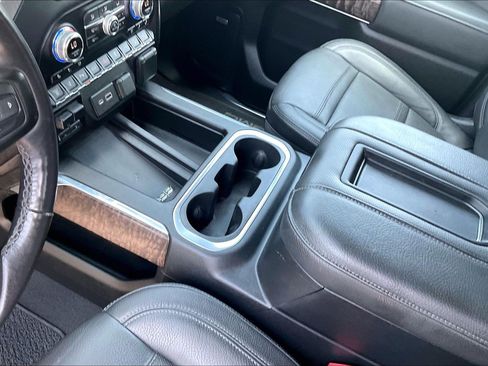 Used 2021 GMC Sierra 3500 Denali w/ Denali Ultimate Package AWD/4WD image 16
