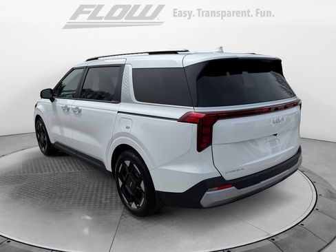 Used 2025 Kia Carnival EX FWD image 6