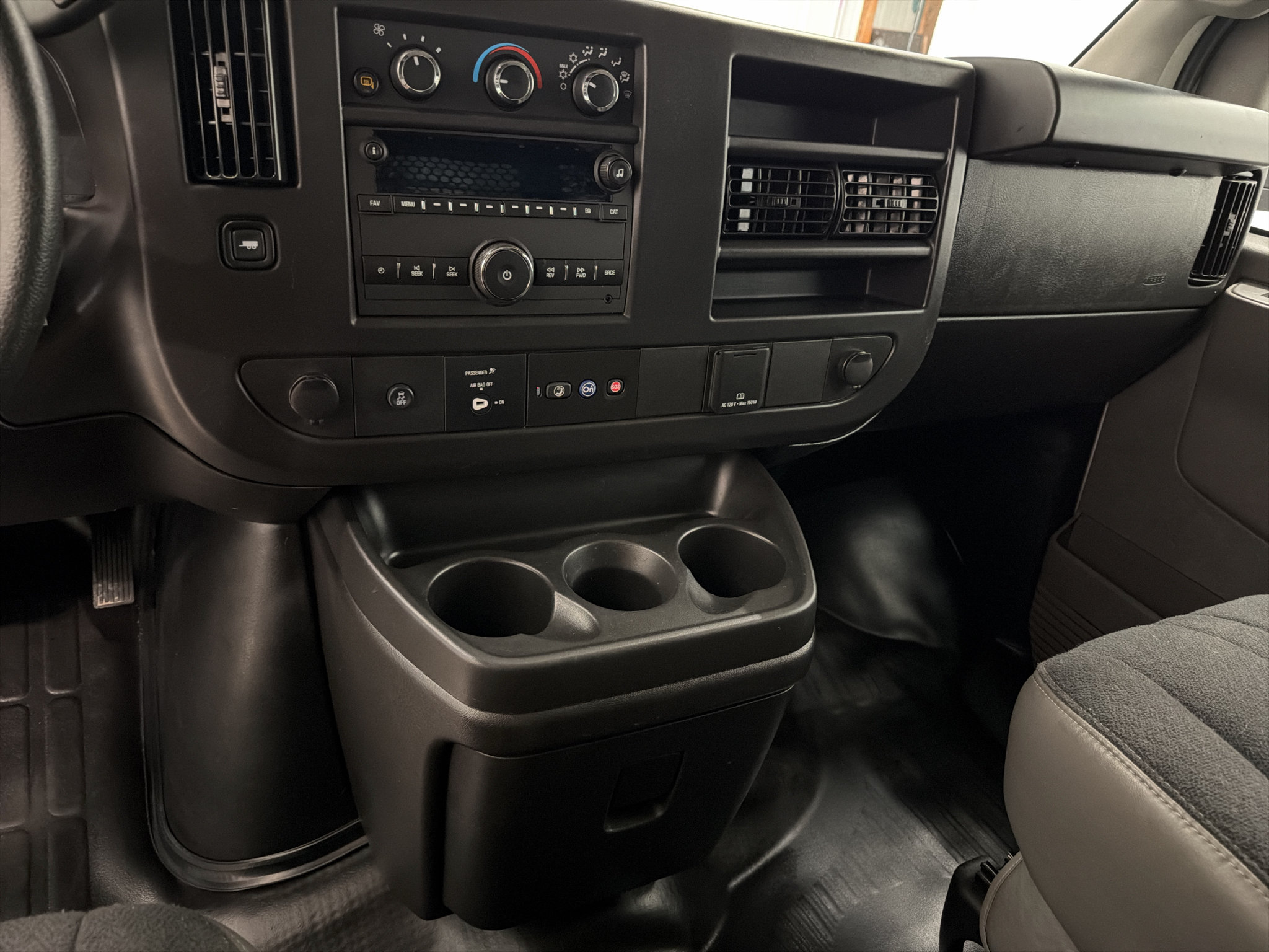 Used 2025 GMC Savana 2500 w/ Driver Convenience Package RWD image 9