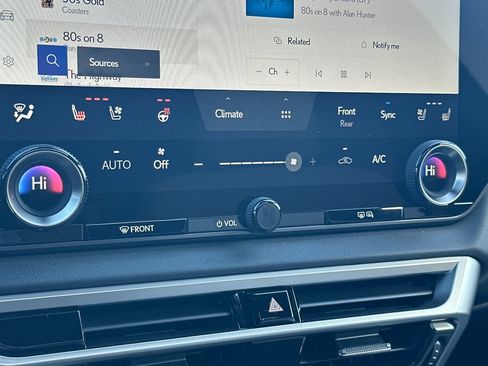 Used 2023 Lexus RX 350 Premium image 17