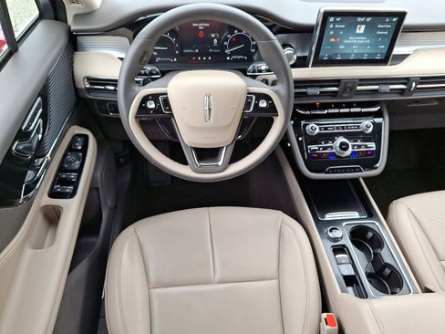 Used 2022 Lincoln Corsair AWD w/ Equipment Group 101A image 11