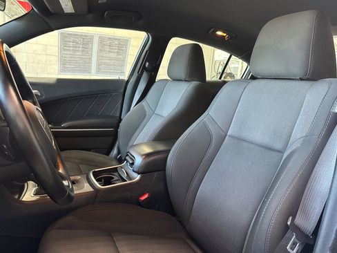 Used 2022 Dodge Charger SXT RWD image 5
