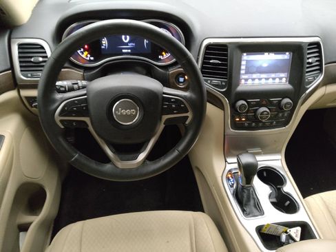 Used 2018 Jeep Grand Cherokee Laredo RWD image 22