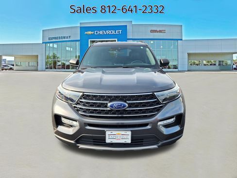 Used 2020 Ford Explorer XLT w/ Equipment Group 202A AWD/4WD image 2