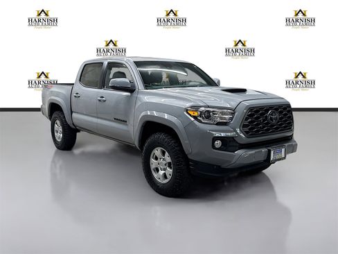 Used 2021 Toyota Tacoma TRD Sport image 3