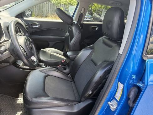 Used 2018 Jeep Compass Latitude FWD image 19