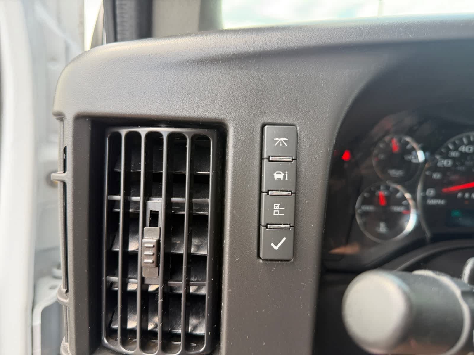 Used 2025 Chevrolet Express 3500 LT w/ LT Preferred Equipment Group RWD image 30