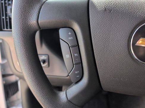 Used 2025 Chevrolet Express 3500 LT w/ LT Preferred Equipment Group RWD image 19