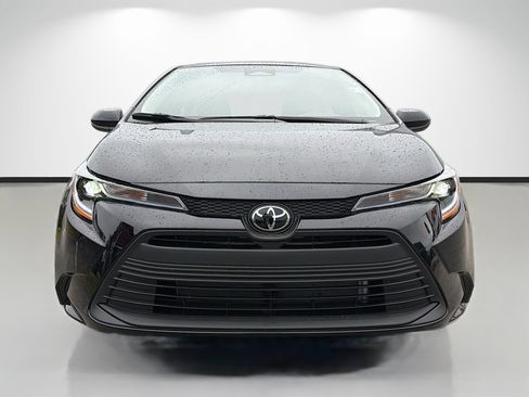Used 2025 Toyota Corolla LE w/ Convenience Package image 8