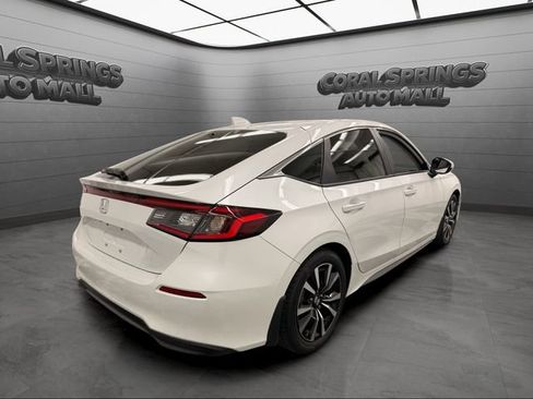 Used 2024 Honda Civic EX-L image 5