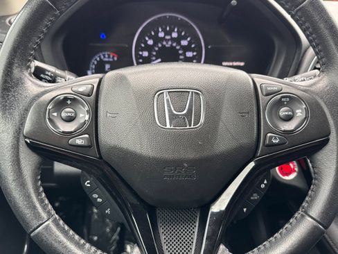 Used 2019 Honda HR-V Touring image 17