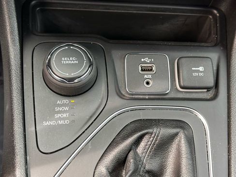 Used 2021 Jeep Cherokee Latitude Lux 80th Anniv w/ Quick Order Package 26U 80TH image 6