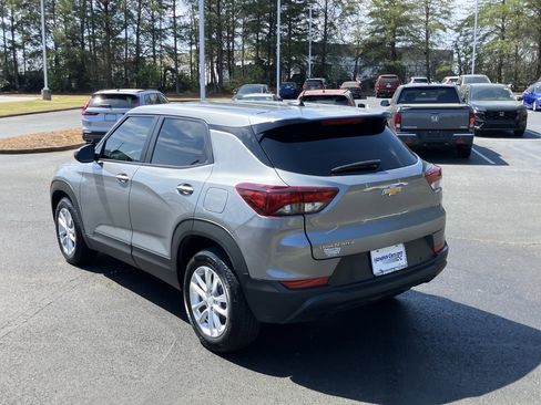 Used 2024 Chevrolet TrailBlazer LS w/ LS Convenience Package image 8