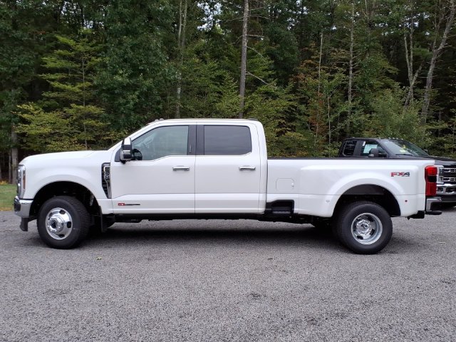 New 2027 Ford F350 Lariat w/ Lariat Ultimate Package AWD/4WD image 3