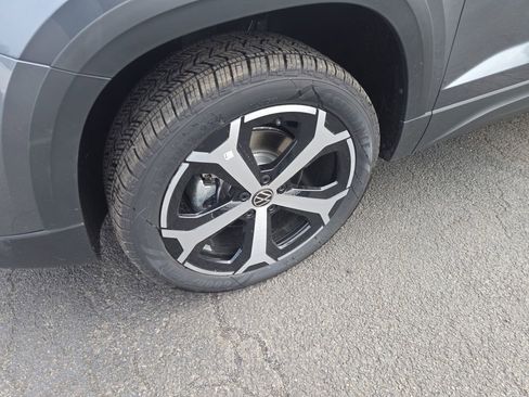 New 2025 Volkswagen Taos SEL image 2