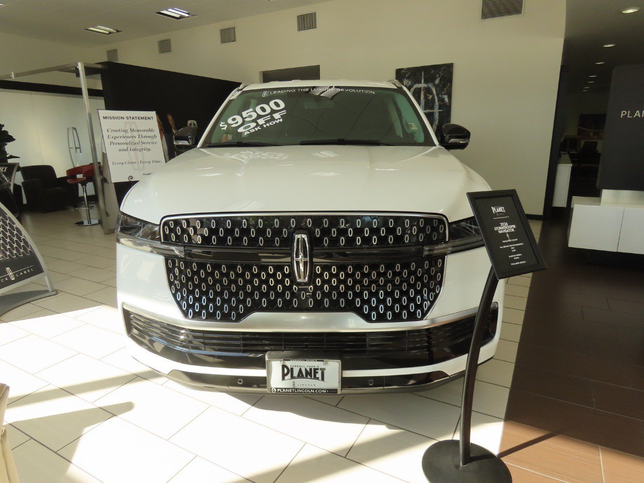 New 2026 Lincoln Navigator Premiere AWD/4WD image 40