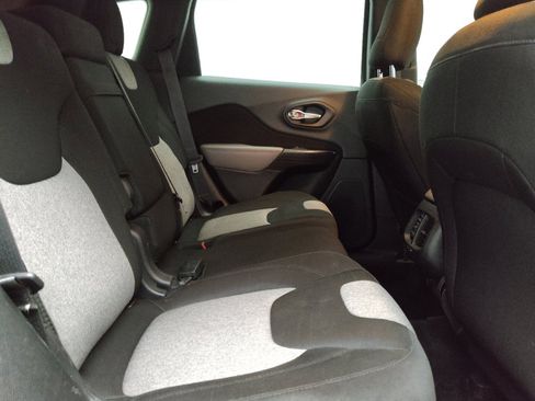 Used 2014 Jeep Cherokee Latitude AWD/4WD image 19