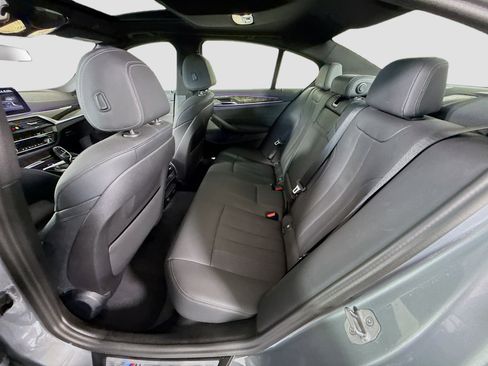 Used 2023 BMW 530e w/ M Sport Package image 25