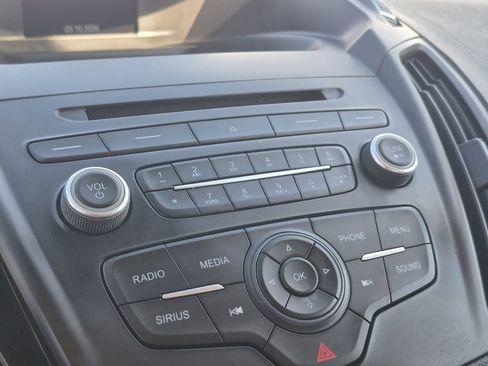 Used 2017 Ford Escape SE w/ SE Cold Weather Package image 21