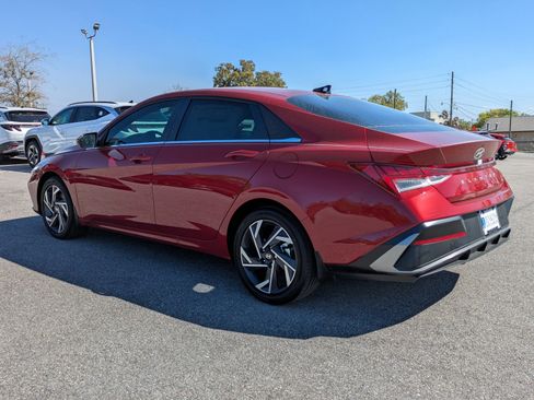 New 2025 Hyundai Elantra Limited image 7