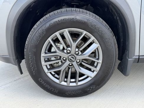 Used 2023 Nissan Rogue S AWD/4WD image 9