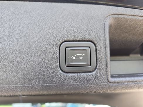 Used 2024 GMC Terrain SLE w/ Driver Convenience Package AWD/4WD image 10