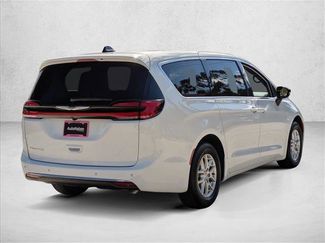 New 2026 Chrysler Pacifica Select video 2