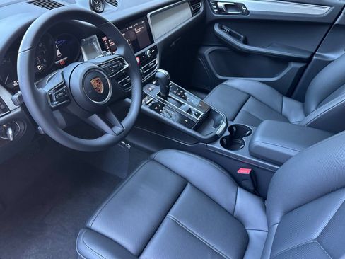 New 2026 Porsche Macan AWD/4WD image 4