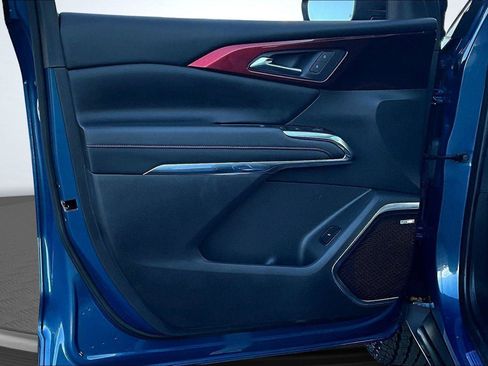 Used 2024 Chevrolet Traverse Z71 w/ Enhanced Driving Package image 24