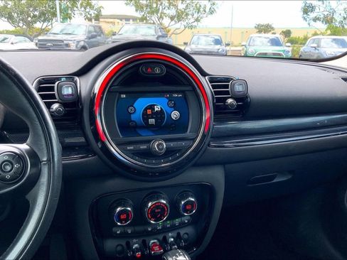 Used 2019 MINI Cooper Clubman FWD image 5